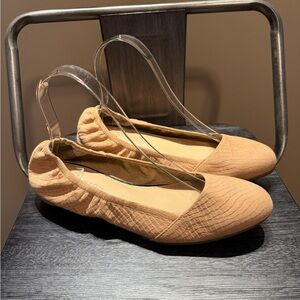 H by Halston Mollie Snake Embossed Leather Slip-On Flats Sz 7.5 Sand Beige